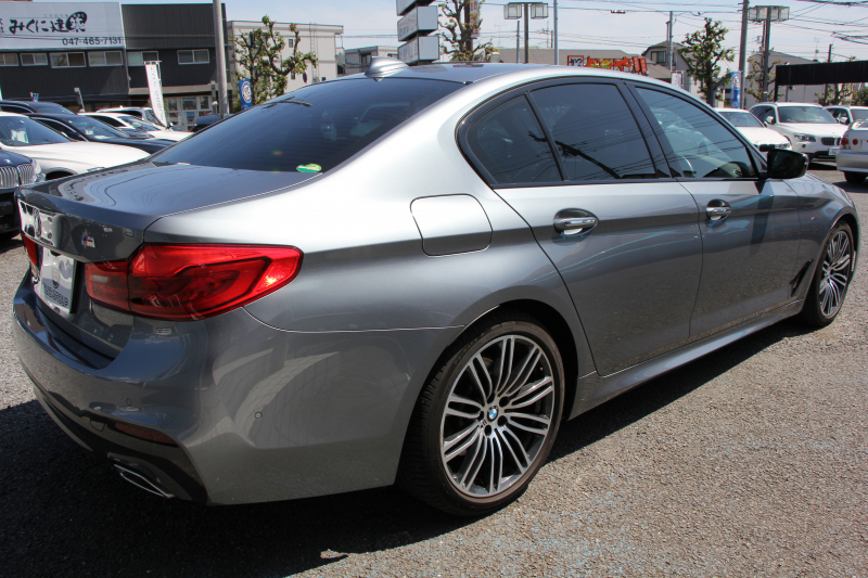 BMW 5シリーズ 523d Mｽﾎﾟｰﾂ ﾊｲﾗｲﾝ ｲﾉﾍﾞｰｼｮﾝP 1ｵｰﾅ 全ﾋｰﾀｰ黒革 HUD ｼﾞｪｽﾁｬｰC ﾃﾞｨｽﾌﾟﾚｲｷｰ ﾘﾓｰﾄP LEDﾍｯﾄﾞﾗｲﾄ ｵｰﾄﾊｲﾋﾞｰﾑ 追従ACC ｽﾃｱﾘﾝｸﾞｻﾎﾟｰﾄ ﾀｯﾁ画面HDDﾅﾋﾞTV 360度ｶﾒﾗ Pｱｼｽﾄﾌﾟﾗｽ 2年保証
