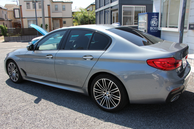 BMW 5シリーズ 523d Mｽﾎﾟｰﾂ ﾊｲﾗｲﾝ ｲﾉﾍﾞｰｼｮﾝP 1ｵｰﾅ 全ﾋｰﾀｰ黒革 HUD ｼﾞｪｽﾁｬｰC ﾃﾞｨｽﾌﾟﾚｲｷｰ ﾘﾓｰﾄP LEDﾍｯﾄﾞﾗｲﾄ ｵｰﾄﾊｲﾋﾞｰﾑ 追従ACC ｽﾃｱﾘﾝｸﾞｻﾎﾟｰﾄ ﾀｯﾁ画面HDDﾅﾋﾞTV 360度ｶﾒﾗ Pｱｼｽﾄﾌﾟﾗｽ 2年保証