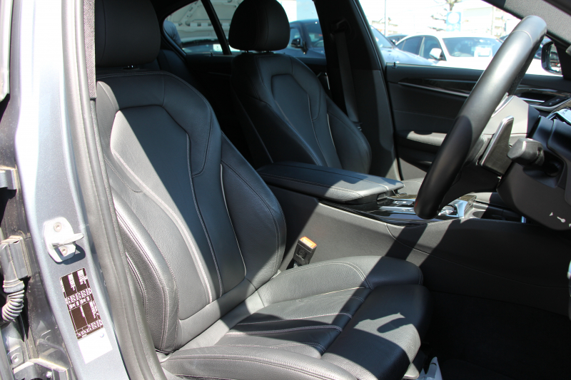 BMW 5シリーズ 523d Mｽﾎﾟｰﾂ ﾊｲﾗｲﾝ ｲﾉﾍﾞｰｼｮﾝP 1ｵｰﾅ 全ﾋｰﾀｰ黒革 HUD ｼﾞｪｽﾁｬｰC ﾃﾞｨｽﾌﾟﾚｲｷｰ ﾘﾓｰﾄP LEDﾍｯﾄﾞﾗｲﾄ ｵｰﾄﾊｲﾋﾞｰﾑ 追従ACC ｽﾃｱﾘﾝｸﾞｻﾎﾟｰﾄ ﾀｯﾁ画面HDDﾅﾋﾞTV 360度ｶﾒﾗ Pｱｼｽﾄﾌﾟﾗｽ 2年保証