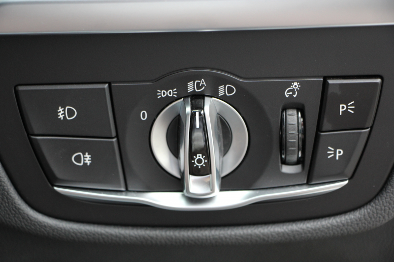 BMW X4 M40i 360馬力直6ﾀｰﾎﾞﾊﾟﾉﾗﾏｻﾝﾙｰﾌ 全席ﾋｰﾀｰ黒革 可変Mｻｽ 専用ﾃﾞﾌ 専用21AW ﾊｰﾏﾝｶｰﾄﾞﾝ 追従ACC HUD ｽﾃｱﾘﾝｸﾞｻﾎﾟｰﾄ ﾀｯﾁ画面HDDﾅﾋﾞTV 360度ﾊﾟﾉﾗﾏｶﾒﾗ PDC緊急ﾌﾞﾚｰｷ 2年保証