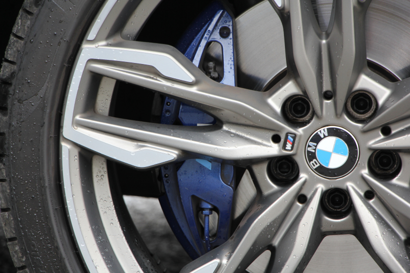 BMW X4 M40i 360馬力直6ﾀｰﾎﾞﾊﾟﾉﾗﾏｻﾝﾙｰﾌ 全席ﾋｰﾀｰ黒革 可変Mｻｽ 専用ﾃﾞﾌ 専用21AW ﾊｰﾏﾝｶｰﾄﾞﾝ 追従ACC HUD ｽﾃｱﾘﾝｸﾞｻﾎﾟｰﾄ ﾀｯﾁ画面HDDﾅﾋﾞTV 360度ﾊﾟﾉﾗﾏｶﾒﾗ PDC緊急ﾌﾞﾚｰｷ 2年保証