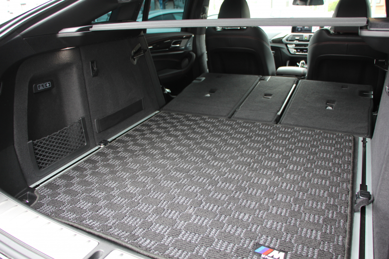 BMW X4 M40i 360馬力直6ﾀｰﾎﾞﾊﾟﾉﾗﾏｻﾝﾙｰﾌ 全席ﾋｰﾀｰ黒革 可変Mｻｽ 専用ﾃﾞﾌ 専用21AW ﾊｰﾏﾝｶｰﾄﾞﾝ 追従ACC HUD ｽﾃｱﾘﾝｸﾞｻﾎﾟｰﾄ ﾀｯﾁ画面HDDﾅﾋﾞTV 360度ﾊﾟﾉﾗﾏｶﾒﾗ PDC緊急ﾌﾞﾚｰｷ 2年保証