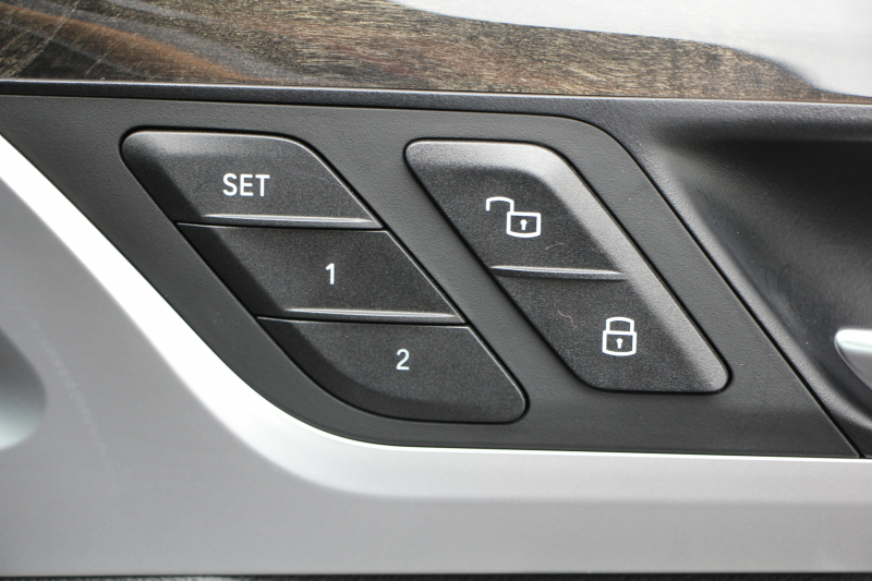 BMW X4 M40i 360馬力直6ﾀｰﾎﾞﾊﾟﾉﾗﾏｻﾝﾙｰﾌ 全席ﾋｰﾀｰ黒革 可変Mｻｽ 専用ﾃﾞﾌ 専用21AW ﾊｰﾏﾝｶｰﾄﾞﾝ 追従ACC HUD ｽﾃｱﾘﾝｸﾞｻﾎﾟｰﾄ ﾀｯﾁ画面HDDﾅﾋﾞTV 360度ﾊﾟﾉﾗﾏｶﾒﾗ PDC緊急ﾌﾞﾚｰｷ 2年保証