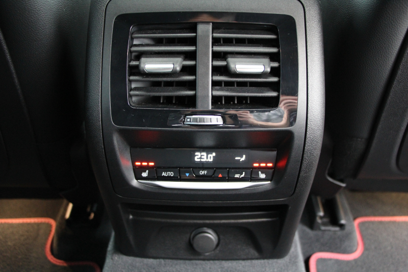 BMW X4 M40i 360馬力直6ﾀｰﾎﾞﾊﾟﾉﾗﾏｻﾝﾙｰﾌ 全席ﾋｰﾀｰ黒革 可変Mｻｽ 専用ﾃﾞﾌ 専用21AW ﾊｰﾏﾝｶｰﾄﾞﾝ 追従ACC HUD ｽﾃｱﾘﾝｸﾞｻﾎﾟｰﾄ ﾀｯﾁ画面HDDﾅﾋﾞTV 360度ﾊﾟﾉﾗﾏｶﾒﾗ PDC緊急ﾌﾞﾚｰｷ 2年保証