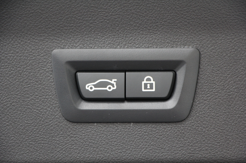 BMW X4 M40i 360馬力直6ﾀｰﾎﾞﾊﾟﾉﾗﾏｻﾝﾙｰﾌ 全席ﾋｰﾀｰ黒革 可変Mｻｽ 専用ﾃﾞﾌ 専用21AW ﾊｰﾏﾝｶｰﾄﾞﾝ 追従ACC HUD ｽﾃｱﾘﾝｸﾞｻﾎﾟｰﾄ ﾀｯﾁ画面HDDﾅﾋﾞTV 360度ﾊﾟﾉﾗﾏｶﾒﾗ PDC緊急ﾌﾞﾚｰｷ 2年保証