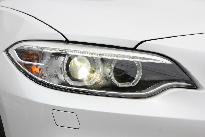 BMW 2シリーズ M235i ｸｰﾍﾟ6速MT 直6ﾀｰﾎﾞ326馬力 真珠色 ｱﾀﾞﾌﾟﾃｨﾌﾞMｻｽ ﾋｰﾀｰ黒革 ﾌﾙｾｸﾞTV ﾊｰﾏﾝｶｰﾄﾞﾝ 衝突軽減ﾌﾞﾚｰｷ 車線逸脱警告 歩行者警告 ﾌﾞﾚｰｷ付ｸﾙｺﾝ HDDﾅﾋﾞBｶﾒﾗ ｽﾏｰﾄｷｰ BT接続 18AW 専用ｴｱﾛ 専用ﾌﾞﾚｰｷ ｳｯﾄﾞﾊﾟﾈﾙ 2年保証