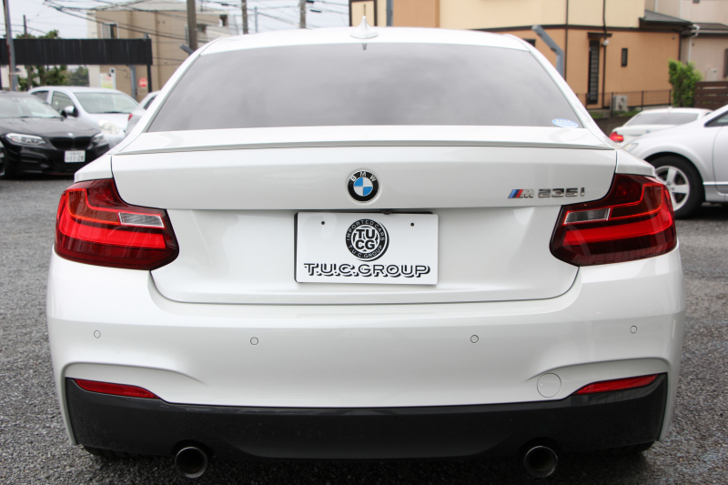 BMW 2シリーズ M235i ｸｰﾍﾟ6速MT 直6ﾀｰﾎﾞ326馬力 真珠色 ｱﾀﾞﾌﾟﾃｨﾌﾞMｻｽ ﾋｰﾀｰ黒革 ﾌﾙｾｸﾞTV ﾊｰﾏﾝｶｰﾄﾞﾝ 衝突軽減ﾌﾞﾚｰｷ 車線逸脱警告 歩行者警告 ﾌﾞﾚｰｷ付ｸﾙｺﾝ HDDﾅﾋﾞBｶﾒﾗ ｽﾏｰﾄｷｰ BT接続 18AW 専用ｴｱﾛ 専用ﾌﾞﾚｰｷ ｳｯﾄﾞﾊﾟﾈﾙ 2年保証