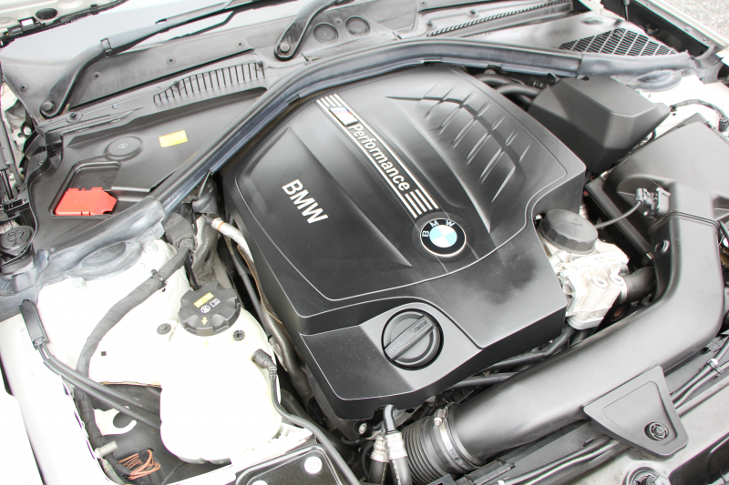 BMW 2シリーズ M235i ｸｰﾍﾟ6速MT 直6ﾀｰﾎﾞ326馬力 真珠色 ｱﾀﾞﾌﾟﾃｨﾌﾞMｻｽ ﾋｰﾀｰ黒革 ﾌﾙｾｸﾞTV ﾊｰﾏﾝｶｰﾄﾞﾝ 衝突軽減ﾌﾞﾚｰｷ 車線逸脱警告 歩行者警告 ﾌﾞﾚｰｷ付ｸﾙｺﾝ HDDﾅﾋﾞBｶﾒﾗ ｽﾏｰﾄｷｰ BT接続 18AW 専用ｴｱﾛ 専用ﾌﾞﾚｰｷ ｳｯﾄﾞﾊﾟﾈﾙ 2年保証