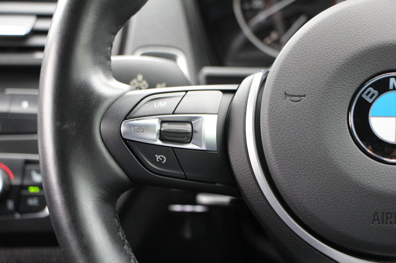 BMW 2シリーズ M235i ｸｰﾍﾟ6速MT 直6ﾀｰﾎﾞ326馬力 真珠色 ｱﾀﾞﾌﾟﾃｨﾌﾞMｻｽ ﾋｰﾀｰ黒革 ﾌﾙｾｸﾞTV ﾊｰﾏﾝｶｰﾄﾞﾝ 衝突軽減ﾌﾞﾚｰｷ 車線逸脱警告 歩行者警告 ﾌﾞﾚｰｷ付ｸﾙｺﾝ HDDﾅﾋﾞBｶﾒﾗ ｽﾏｰﾄｷｰ BT接続 18AW 専用ｴｱﾛ 専用ﾌﾞﾚｰｷ ｳｯﾄﾞﾊﾟﾈﾙ 2年保証