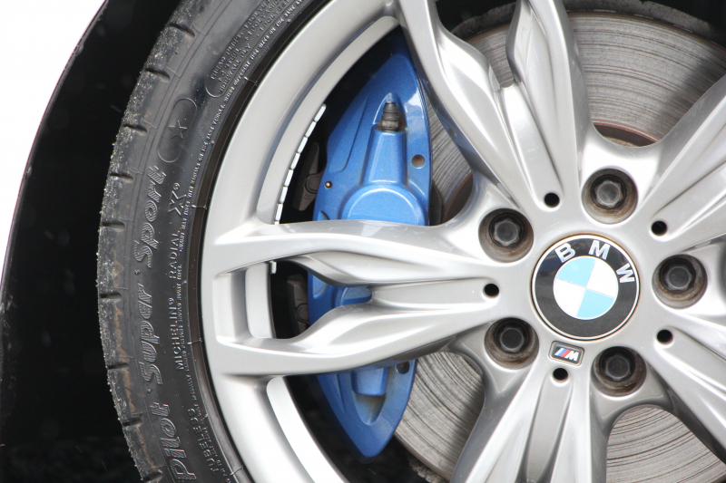 BMW 2シリーズ M235i ｸｰﾍﾟ6速MT 直6ﾀｰﾎﾞ326馬力 真珠色 ｱﾀﾞﾌﾟﾃｨﾌﾞMｻｽ ﾋｰﾀｰ黒革 ﾌﾙｾｸﾞTV ﾊｰﾏﾝｶｰﾄﾞﾝ 衝突軽減ﾌﾞﾚｰｷ 車線逸脱警告 歩行者警告 ﾌﾞﾚｰｷ付ｸﾙｺﾝ HDDﾅﾋﾞBｶﾒﾗ ｽﾏｰﾄｷｰ BT接続 18AW 専用ｴｱﾛ 専用ﾌﾞﾚｰｷ ｳｯﾄﾞﾊﾟﾈﾙ 2年保証