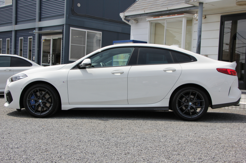 BMW 2シリーズ 218d ｸﾞﾗﾝｸｰﾍﾟMｽﾎﾟｰﾂ MｽﾎﾟｰﾂﾌﾟﾗｽP HUD Mｽﾎﾟｰﾂｼｰﾄ Mｼｰﾄﾍﾞﾙﾄ Mｽﾎﾟｰﾂﾌﾞﾚｰｷ ﾅﾋﾞｹﾞｰｼｮﾝP BMWﾗｲﾌﾞｺｯｸﾋﾟｯﾄ ｱｯﾌﾟﾙｶｰﾌﾟﾚｲ 後退ｱｼｽﾄ AI音声会話 ﾜｲﾔﾚｽ充電 追従ACC LEDﾍｯﾄﾞﾗｲﾄ ｵｰﾄﾊｲﾋﾞｰﾑ ｵﾌﾟｼｮﾝ18AW 2年保証