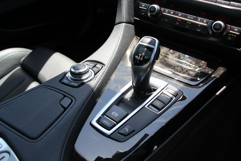 BMW 6シリーズ 640i ｸﾞﾗﾝｸｰﾍﾟMｽﾎﾟｰﾂ 変更後ﾓﾃﾞﾙ ｻﾝﾙｰﾌ ﾋｰﾀｰ黒革 LEDﾍｯﾄﾞﾗｲﾄ ｵﾌﾟｼｮﾝ20AW NEWﾃﾞｻﾞｲﾝｽﾃｱﾘﾝｸﾞ衝突軽減ﾌﾞﾚｰｷ 車線逸脱警告 歩行者警告 ｸﾙｺﾝ HDDﾅﾋﾞTV Bｶﾒﾗ ﾊﾟﾄﾞﾙｼﾌﾄ ｽﾏｰﾄｷｰ 専用ｴｱﾛ 320馬力 直6ﾀｰﾎﾞ2年保証