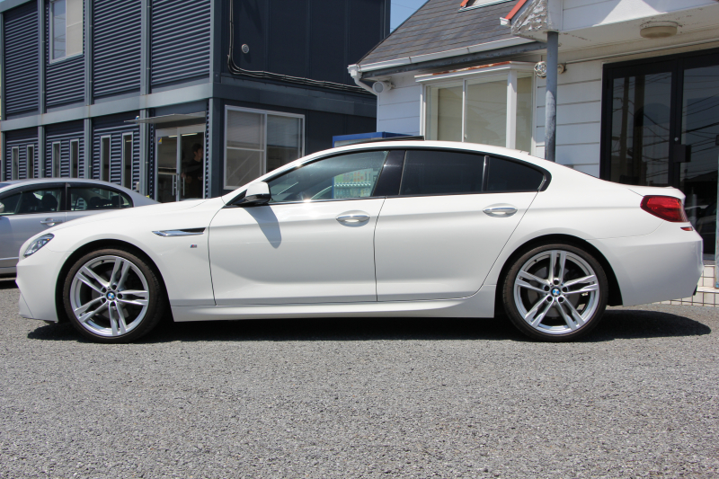 BMW 6シリーズ 640i ｸﾞﾗﾝｸｰﾍﾟMｽﾎﾟｰﾂ 変更後ﾓﾃﾞﾙ ｻﾝﾙｰﾌ ﾋｰﾀｰ黒革 LEDﾍｯﾄﾞﾗｲﾄ ｵﾌﾟｼｮﾝ20AW NEWﾃﾞｻﾞｲﾝｽﾃｱﾘﾝｸﾞ衝突軽減ﾌﾞﾚｰｷ 車線逸脱警告 歩行者警告 ｸﾙｺﾝ HDDﾅﾋﾞTV Bｶﾒﾗ ﾊﾟﾄﾞﾙｼﾌﾄ ｽﾏｰﾄｷｰ 専用ｴｱﾛ 320馬力 直6ﾀｰﾎﾞ2年保証