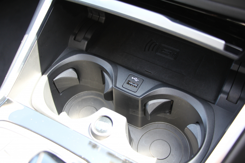 BMW 3シリーズ 320i ﾋﾟｭｱｴﾚｶﾞﾝｽ 首都圏100台限定車 ﾋｰﾀｰ付ﾓｶﾚｻﾞｰ ﾌﾟﾗｽP ｺﾝﾌｫｰﾄP ｽﾃｱﾘﾝｸﾞｻﾎﾟｰﾄ 追従ACC BMWﾗｲﾌﾞｺｯｸﾋﾟｯﾄﾞ第7世代ﾀｯﾁﾊﾟﾈﾙ対応ﾅﾋﾞ360度ｶﾒﾗ 置くだけ充電 LEDﾍｯﾄﾞﾗｲﾄ 電動ﾄﾗﾝｸ 2年保証