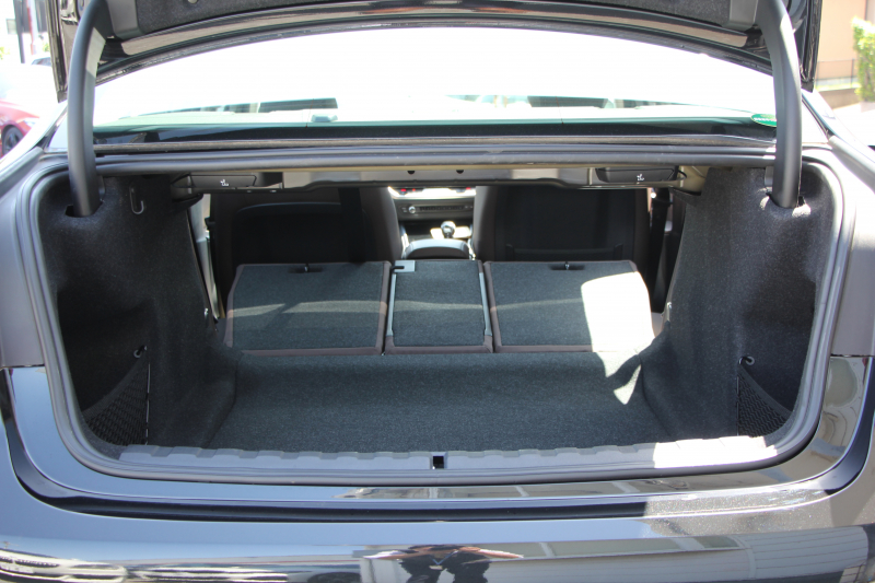 BMW 3シリーズ 320i ﾋﾟｭｱｴﾚｶﾞﾝｽ 首都圏100台限定車 ﾋｰﾀｰ付ﾓｶﾚｻﾞｰ ﾌﾟﾗｽP ｺﾝﾌｫｰﾄP ｽﾃｱﾘﾝｸﾞｻﾎﾟｰﾄ 追従ACC BMWﾗｲﾌﾞｺｯｸﾋﾟｯﾄﾞ第7世代ﾀｯﾁﾊﾟﾈﾙ対応ﾅﾋﾞ360度ｶﾒﾗ 置くだけ充電 LEDﾍｯﾄﾞﾗｲﾄ 電動ﾄﾗﾝｸ 2年保証