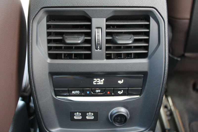 BMW 3シリーズ 320i ﾋﾟｭｱｴﾚｶﾞﾝｽ 首都圏100台限定車 ﾋｰﾀｰ付ﾓｶﾚｻﾞｰ ﾌﾟﾗｽP ｺﾝﾌｫｰﾄP ｽﾃｱﾘﾝｸﾞｻﾎﾟｰﾄ 追従ACC BMWﾗｲﾌﾞｺｯｸﾋﾟｯﾄﾞ第7世代ﾀｯﾁﾊﾟﾈﾙ対応ﾅﾋﾞ360度ｶﾒﾗ 置くだけ充電 LEDﾍｯﾄﾞﾗｲﾄ 電動ﾄﾗﾝｸ 2年保証