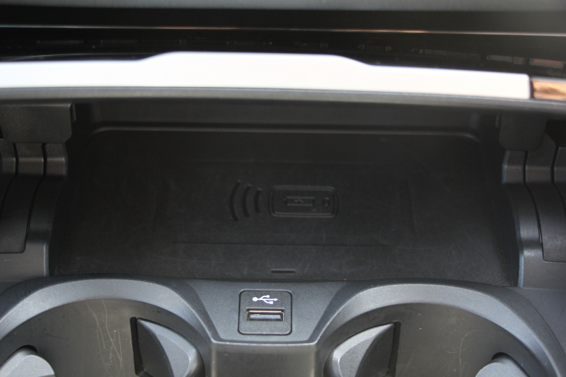 BMW 3シリーズ 320i ﾋﾟｭｱｴﾚｶﾞﾝｽ 首都圏100台限定車 ﾋｰﾀｰ付ﾓｶﾚｻﾞｰ ﾌﾟﾗｽP ｺﾝﾌｫｰﾄP ｽﾃｱﾘﾝｸﾞｻﾎﾟｰﾄ 追従ACC BMWﾗｲﾌﾞｺｯｸﾋﾟｯﾄﾞ第7世代ﾀｯﾁﾊﾟﾈﾙ対応ﾅﾋﾞ360度ｶﾒﾗ 置くだけ充電 LEDﾍｯﾄﾞﾗｲﾄ 電動ﾄﾗﾝｸ 2年保証