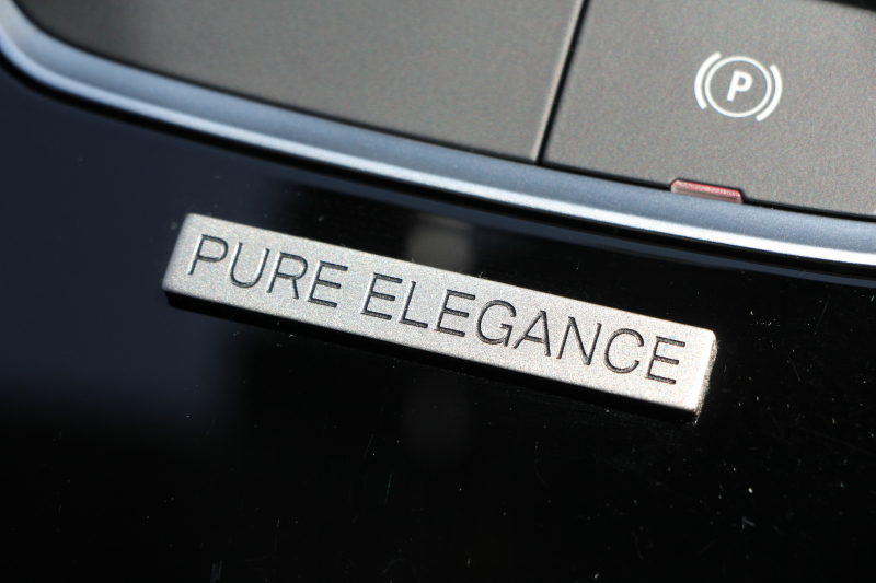 BMW 3シリーズ 320i ﾋﾟｭｱｴﾚｶﾞﾝｽ 首都圏100台限定車 ﾋｰﾀｰ付ﾓｶﾚｻﾞｰ ﾌﾟﾗｽP ｺﾝﾌｫｰﾄP ｽﾃｱﾘﾝｸﾞｻﾎﾟｰﾄ 追従ACC BMWﾗｲﾌﾞｺｯｸﾋﾟｯﾄﾞ第7世代ﾀｯﾁﾊﾟﾈﾙ対応ﾅﾋﾞ360度ｶﾒﾗ 置くだけ充電 LEDﾍｯﾄﾞﾗｲﾄ 電動ﾄﾗﾝｸ 2年保証