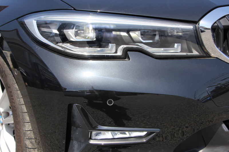 BMW 3シリーズ 320i ﾋﾟｭｱｴﾚｶﾞﾝｽ 首都圏100台限定車 ﾋｰﾀｰ付ﾓｶﾚｻﾞｰ ﾌﾟﾗｽP ｺﾝﾌｫｰﾄP ｽﾃｱﾘﾝｸﾞｻﾎﾟｰﾄ 追従ACC BMWﾗｲﾌﾞｺｯｸﾋﾟｯﾄﾞ第7世代ﾀｯﾁﾊﾟﾈﾙ対応ﾅﾋﾞ360度ｶﾒﾗ 置くだけ充電 LEDﾍｯﾄﾞﾗｲﾄ 電動ﾄﾗﾝｸ 2年保証