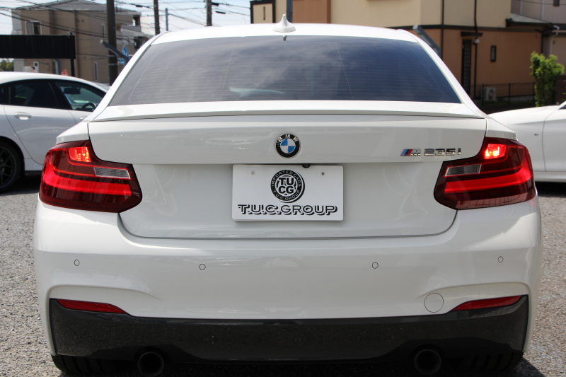 BMW 2シリーズ M235i ｸｰﾍﾟ直6ﾀｰﾎﾞ326馬力 ﾋｰﾀｰ黒革 ｱﾀﾞﾌﾟﾃｨﾌﾞMｻｽ Mｽﾎﾟｰﾂﾌﾞﾚｰｷ Bｶﾒﾗ&ﾘｱPDC 衝突軽減ﾌﾞﾚｰｷ 車線逸脱警告 歩行者警告 ﾌﾞﾚｰｷ付ｸﾙｺﾝ HDDﾅﾋﾞBluetooth接続 ｽﾏｰﾄｷｰ 専用ﾌﾞﾚｰｷ 18AW 2年保証