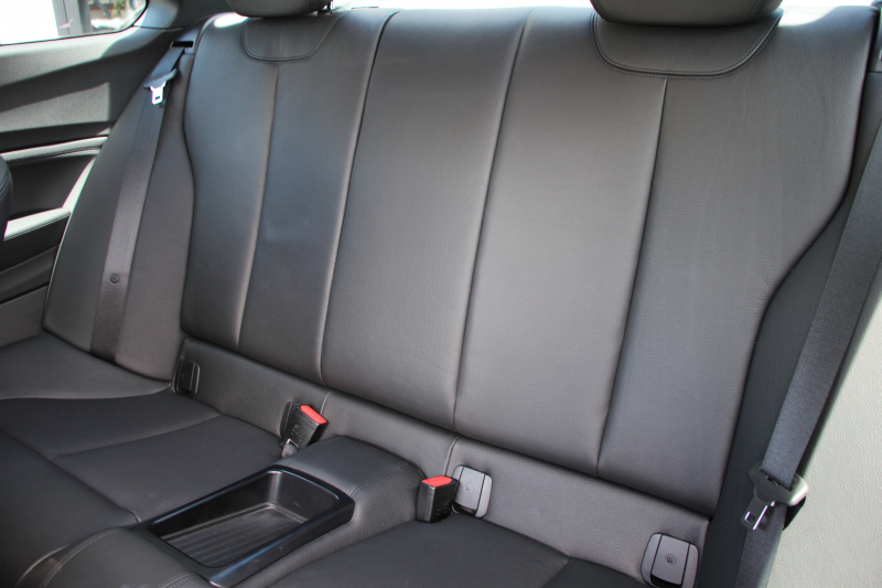 BMW 2シリーズ M235i ｸｰﾍﾟ直6ﾀｰﾎﾞ326馬力 ﾋｰﾀｰ黒革 ｱﾀﾞﾌﾟﾃｨﾌﾞMｻｽ Mｽﾎﾟｰﾂﾌﾞﾚｰｷ Bｶﾒﾗ&ﾘｱPDC 衝突軽減ﾌﾞﾚｰｷ 車線逸脱警告 歩行者警告 ﾌﾞﾚｰｷ付ｸﾙｺﾝ HDDﾅﾋﾞBluetooth接続 ｽﾏｰﾄｷｰ 専用ﾌﾞﾚｰｷ 18AW 2年保証