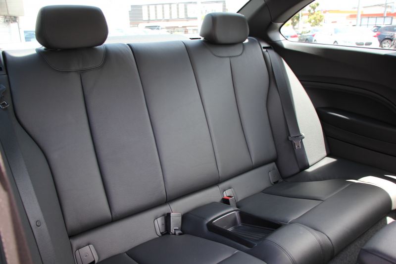 BMW 2シリーズ M235i ｸｰﾍﾟ直6ﾀｰﾎﾞ326馬力 ﾋｰﾀｰ黒革 ｱﾀﾞﾌﾟﾃｨﾌﾞMｻｽ Mｽﾎﾟｰﾂﾌﾞﾚｰｷ Bｶﾒﾗ&ﾘｱPDC 衝突軽減ﾌﾞﾚｰｷ 車線逸脱警告 歩行者警告 ﾌﾞﾚｰｷ付ｸﾙｺﾝ HDDﾅﾋﾞBluetooth接続 ｽﾏｰﾄｷｰ 専用ﾌﾞﾚｰｷ 18AW 2年保証