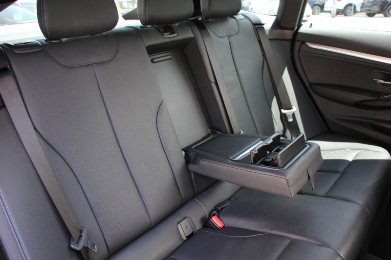 BMW 3シリーズ 320i ｸﾞﾗﾝﾂｰﾘｽﾓ Mｽﾎﾟｰﾂ 後期LCI 新ｴﾝｼﾞﾝ ﾋｰﾀｰ黒革 LEDﾍｯﾄﾞﾗｲﾄ&ﾃｰﾙ 追従ACC ﾚｰﾝﾁｪﾝｼﾞ警告 衝突軽減ﾌﾞﾚｰｷ 車線逸脱警告 歩行者警告 HDDﾅﾋﾞTOPﾋﾞｭｰｶﾒﾗ ｻｲﾄﾞﾋﾞｭｰｶﾒﾗ 電動ﾄﾗﾝｸ ｽﾏｰﾄｷｰ 2年保証