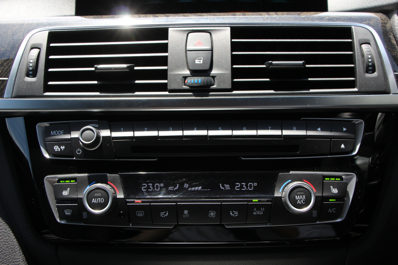 BMW 3シリーズ 320i ｸﾞﾗﾝﾂｰﾘｽﾓ Mｽﾎﾟｰﾂ 後期LCI 新ｴﾝｼﾞﾝ ﾋｰﾀｰ黒革 LEDﾍｯﾄﾞﾗｲﾄ&ﾃｰﾙ 追従ACC ﾚｰﾝﾁｪﾝｼﾞ警告 衝突軽減ﾌﾞﾚｰｷ 車線逸脱警告 歩行者警告 HDDﾅﾋﾞTOPﾋﾞｭｰｶﾒﾗ ｻｲﾄﾞﾋﾞｭｰｶﾒﾗ 電動ﾄﾗﾝｸ ｽﾏｰﾄｷｰ 2年保証