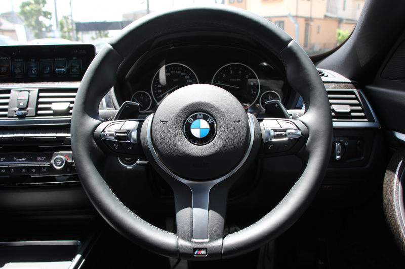 BMW 3シリーズ 320i ｸﾞﾗﾝﾂｰﾘｽﾓ Mｽﾎﾟｰﾂ 後期LCI 新ｴﾝｼﾞﾝ ﾋｰﾀｰ黒革 LEDﾍｯﾄﾞﾗｲﾄ&ﾃｰﾙ 追従ACC ﾚｰﾝﾁｪﾝｼﾞ警告 衝突軽減ﾌﾞﾚｰｷ 車線逸脱警告 歩行者警告 HDDﾅﾋﾞTOPﾋﾞｭｰｶﾒﾗ ｻｲﾄﾞﾋﾞｭｰｶﾒﾗ 電動ﾄﾗﾝｸ ｽﾏｰﾄｷｰ 2年保証