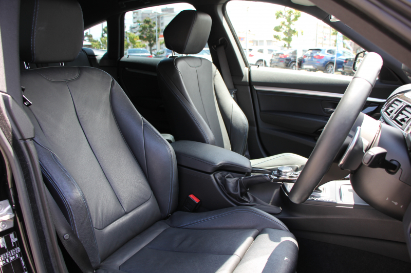 BMW 3シリーズ 320i ｸﾞﾗﾝﾂｰﾘｽﾓ Mｽﾎﾟｰﾂ 後期LCI 新ｴﾝｼﾞﾝ ﾋｰﾀｰ黒革 LEDﾍｯﾄﾞﾗｲﾄ&ﾃｰﾙ 追従ACC ﾚｰﾝﾁｪﾝｼﾞ警告 衝突軽減ﾌﾞﾚｰｷ 車線逸脱警告 歩行者警告 HDDﾅﾋﾞTOPﾋﾞｭｰｶﾒﾗ ｻｲﾄﾞﾋﾞｭｰｶﾒﾗ 電動ﾄﾗﾝｸ ｽﾏｰﾄｷｰ 2年保証