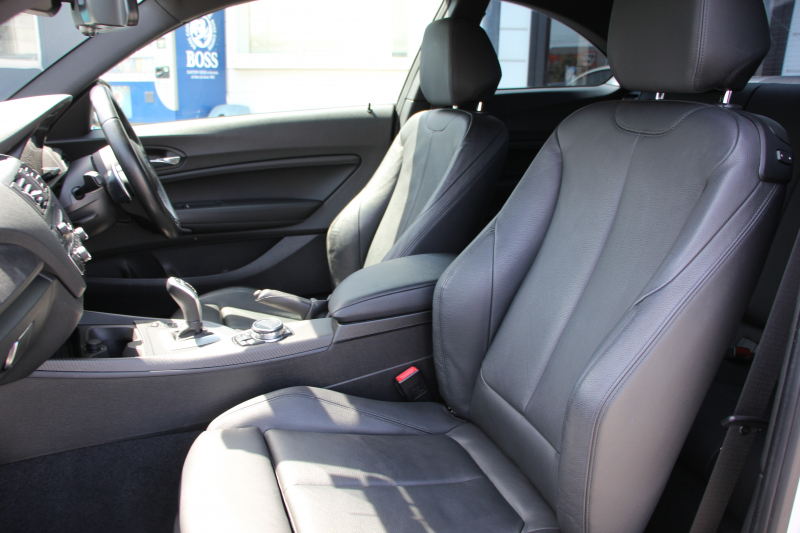 BMW 2シリーズ M235i ｸｰﾍﾟ1ｵｰﾅ 直6ﾀｰﾎﾞ326馬力 ﾋｰﾀｰ黒革 Mﾊﾟﾌｫｰﾏﾝｽﾘｯﾌﾟ&ｲﾝﾃﾘｱ BBS18AW ｱﾀﾞﾌﾟﾃｨﾌﾞMｻｽ Mｽﾎﾟｰﾂﾌﾞﾚｰｷ Bｶﾒﾗ&ﾘｱPDC 衝突軽減ﾌﾞﾚｰｷ 車線逸脱警告 歩行者警告 ﾌﾞﾚｰｷ付ｸﾙｺﾝ HDDﾅﾋﾞBluetooth接続 ｽﾏｰﾄｷｰ 専用ﾌﾞﾚｰｷ 2年保証