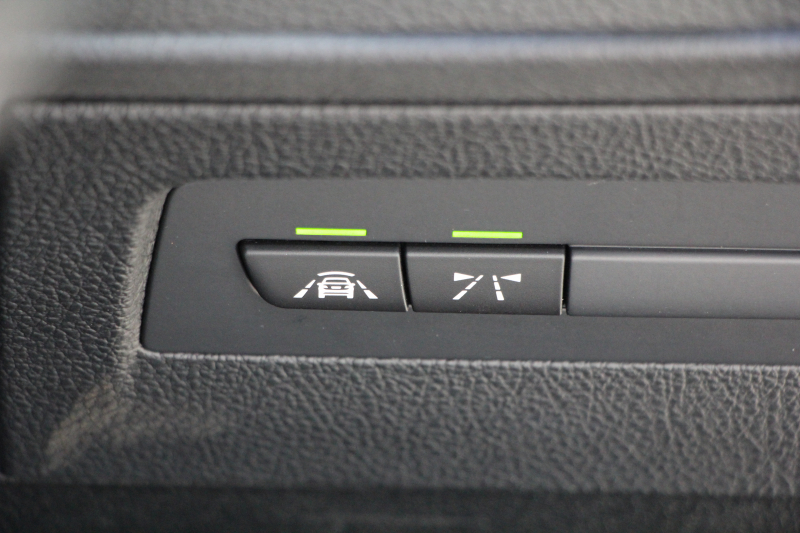 BMW 2シリーズ M235i ｸｰﾍﾟ1ｵｰﾅ 直6ﾀｰﾎﾞ326馬力 ﾋｰﾀｰ黒革 Mﾊﾟﾌｫｰﾏﾝｽﾘｯﾌﾟ&ｲﾝﾃﾘｱ BBS18AW ｱﾀﾞﾌﾟﾃｨﾌﾞMｻｽ Mｽﾎﾟｰﾂﾌﾞﾚｰｷ Bｶﾒﾗ&ﾘｱPDC 衝突軽減ﾌﾞﾚｰｷ 車線逸脱警告 歩行者警告 ﾌﾞﾚｰｷ付ｸﾙｺﾝ HDDﾅﾋﾞBluetooth接続 ｽﾏｰﾄｷｰ 専用ﾌﾞﾚｰｷ 2年保証