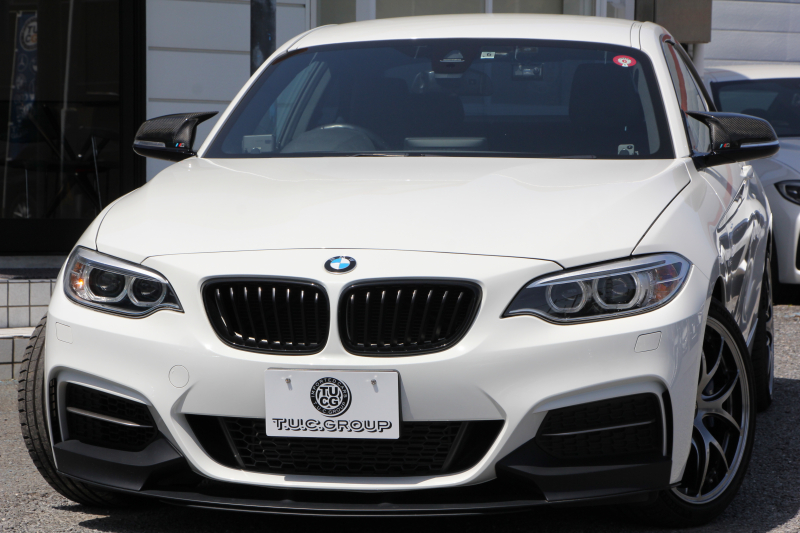 BMW 2シリーズ M235i ｸｰﾍﾟ1ｵｰﾅ 直6ﾀｰﾎﾞ326馬力 ﾋｰﾀｰ黒革 Mﾊﾟﾌｫｰﾏﾝｽﾘｯﾌﾟ&ｲﾝﾃﾘｱ BBS18AW ｱﾀﾞﾌﾟﾃｨﾌﾞMｻｽ Mｽﾎﾟｰﾂﾌﾞﾚｰｷ Bｶﾒﾗ&ﾘｱPDC 衝突軽減ﾌﾞﾚｰｷ 車線逸脱警告 歩行者警告 ﾌﾞﾚｰｷ付ｸﾙｺﾝ HDDﾅﾋﾞBluetooth接続 ｽﾏｰﾄｷｰ 専用ﾌﾞﾚｰｷ 2年保証