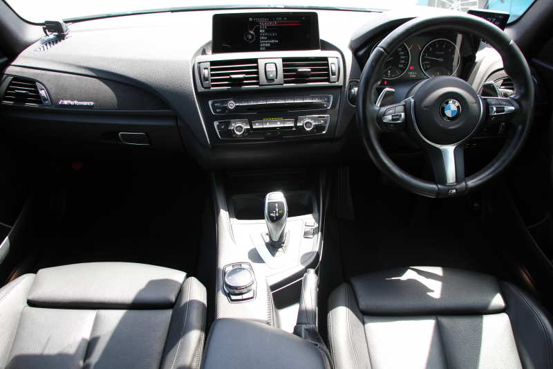 BMW 2シリーズ M235i ｸｰﾍﾟ1ｵｰﾅ 直6ﾀｰﾎﾞ326馬力 ﾋｰﾀｰ黒革 Mﾊﾟﾌｫｰﾏﾝｽﾘｯﾌﾟ&ｲﾝﾃﾘｱ BBS18AW ｱﾀﾞﾌﾟﾃｨﾌﾞMｻｽ Mｽﾎﾟｰﾂﾌﾞﾚｰｷ Bｶﾒﾗ&ﾘｱPDC 衝突軽減ﾌﾞﾚｰｷ 車線逸脱警告 歩行者警告 ﾌﾞﾚｰｷ付ｸﾙｺﾝ HDDﾅﾋﾞBluetooth接続 ｽﾏｰﾄｷｰ 専用ﾌﾞﾚｰｷ 2年保証