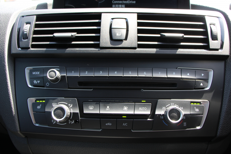 BMW 2シリーズ M235i ｸｰﾍﾟ1ｵｰﾅ 直6ﾀｰﾎﾞ326馬力 ﾋｰﾀｰ黒革 Mﾊﾟﾌｫｰﾏﾝｽﾘｯﾌﾟ&ｲﾝﾃﾘｱ BBS18AW ｱﾀﾞﾌﾟﾃｨﾌﾞMｻｽ Mｽﾎﾟｰﾂﾌﾞﾚｰｷ Bｶﾒﾗ&ﾘｱPDC 衝突軽減ﾌﾞﾚｰｷ 車線逸脱警告 歩行者警告 ﾌﾞﾚｰｷ付ｸﾙｺﾝ HDDﾅﾋﾞBluetooth接続 ｽﾏｰﾄｷｰ 専用ﾌﾞﾚｰｷ 2年保証