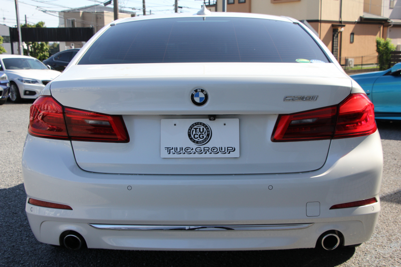 BMW 5シリーズ 530i ﾗｸﾞｼﾞｭｱﾘｰ ﾃﾞﾋﾞｭｰP 真珠色 ｷｬﾝﾍﾞﾗﾍﾞｰｼﾞｭ革 HUD ｿﾌﾄｸﾛｰｽﾞﾄﾞｱ ｼﾞｪｽﾁｬｰC 全ﾋｰﾀｰ 追従ACC ｽﾃｱﾘﾝｸﾞｻﾎﾟｰﾄ ﾀｯﾁ画面HDDﾅﾋﾞTV 360度ｶﾒﾗ LEDﾍｯﾄﾞﾗｲﾄ 電動ﾄﾗﾝｸ 2年保証