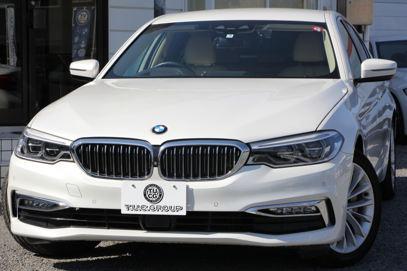 BMW 5シリーズ 530i ﾗｸﾞｼﾞｭｱﾘｰ ﾃﾞﾋﾞｭｰP 真珠色 ｷｬﾝﾍﾞﾗﾍﾞｰｼﾞｭ革 HUD ｿﾌﾄｸﾛｰｽﾞﾄﾞｱ ｼﾞｪｽﾁｬｰC 全ﾋｰﾀｰ 追従ACC ｽﾃｱﾘﾝｸﾞｻﾎﾟｰﾄ ﾀｯﾁ画面HDDﾅﾋﾞTV 360度ｶﾒﾗ LEDﾍｯﾄﾞﾗｲﾄ 電動ﾄﾗﾝｸ 2年保証