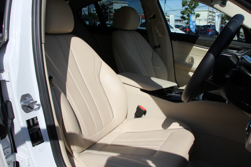 BMW 5シリーズ 530i ﾗｸﾞｼﾞｭｱﾘｰ ﾃﾞﾋﾞｭｰP 真珠色 ｷｬﾝﾍﾞﾗﾍﾞｰｼﾞｭ革 HUD ｿﾌﾄｸﾛｰｽﾞﾄﾞｱ ｼﾞｪｽﾁｬｰC 全ﾋｰﾀｰ 追従ACC ｽﾃｱﾘﾝｸﾞｻﾎﾟｰﾄ ﾀｯﾁ画面HDDﾅﾋﾞTV 360度ｶﾒﾗ LEDﾍｯﾄﾞﾗｲﾄ 電動ﾄﾗﾝｸ 2年保証