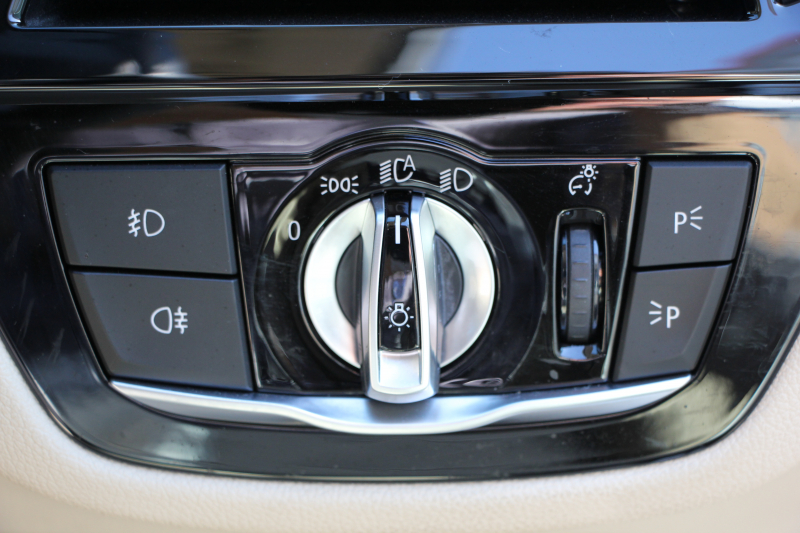 BMW 5シリーズ 530i ﾗｸﾞｼﾞｭｱﾘｰ ﾃﾞﾋﾞｭｰP 真珠色 ｷｬﾝﾍﾞﾗﾍﾞｰｼﾞｭ革 HUD ｿﾌﾄｸﾛｰｽﾞﾄﾞｱ ｼﾞｪｽﾁｬｰC 全ﾋｰﾀｰ 追従ACC ｽﾃｱﾘﾝｸﾞｻﾎﾟｰﾄ ﾀｯﾁ画面HDDﾅﾋﾞTV 360度ｶﾒﾗ LEDﾍｯﾄﾞﾗｲﾄ 電動ﾄﾗﾝｸ 2年保証