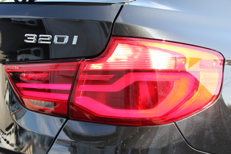 BMW 3シリーズ 320i ｸﾞﾗﾝﾂｰﾘｽﾓ Mｽﾎﾟｰﾂ 後期LCI 新ｴﾝｼﾞﾝ LEDﾍｯﾄﾞﾗｲﾄ&ﾃｰﾙ 追従ACC ﾚｰﾝﾁｪﾝｼﾞ警告 衝突軽減ﾌﾞﾚｰｷ 車線逸脱警告 歩行者警告 HDDﾅﾋﾞTOPﾋﾞｭｰｶﾒﾗ ｻｲﾄﾞﾋﾞｭｰｶﾒﾗ 電動ﾄﾗﾝｸ ｽﾏｰﾄｷｰ 2年保証