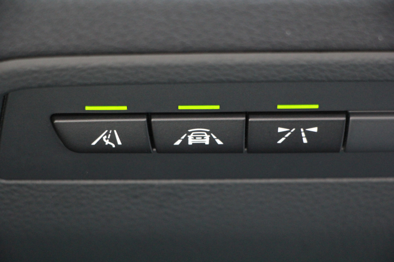 BMW 3シリーズ 320i ｸﾞﾗﾝﾂｰﾘｽﾓ Mｽﾎﾟｰﾂ 後期LCI 新ｴﾝｼﾞﾝ LEDﾍｯﾄﾞﾗｲﾄ&ﾃｰﾙ 追従ACC ﾚｰﾝﾁｪﾝｼﾞ警告 衝突軽減ﾌﾞﾚｰｷ 車線逸脱警告 歩行者警告 HDDﾅﾋﾞTOPﾋﾞｭｰｶﾒﾗ ｻｲﾄﾞﾋﾞｭｰｶﾒﾗ 電動ﾄﾗﾝｸ ｽﾏｰﾄｷｰ 2年保証