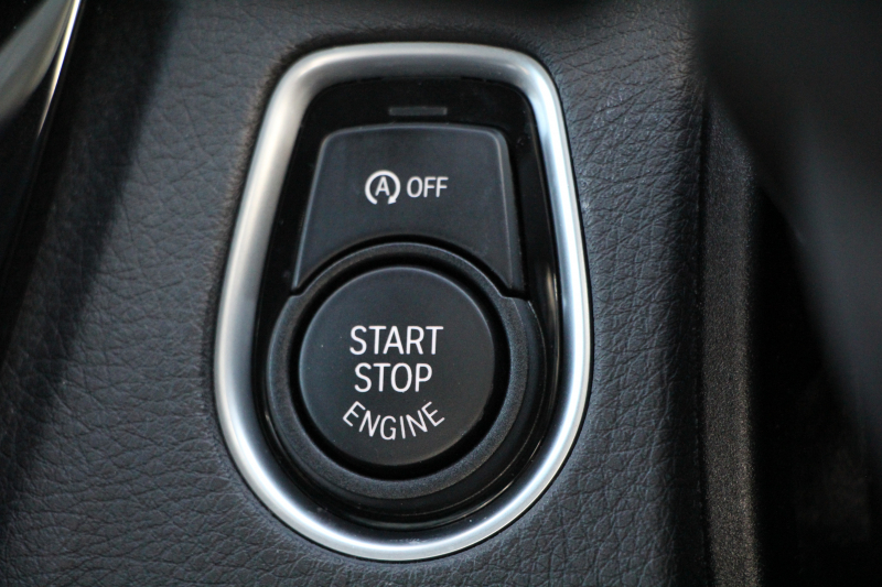 BMW 3シリーズ 320i ｸﾞﾗﾝﾂｰﾘｽﾓ Mｽﾎﾟｰﾂ 後期LCI 新ｴﾝｼﾞﾝ LEDﾍｯﾄﾞﾗｲﾄ&ﾃｰﾙ 追従ACC ﾚｰﾝﾁｪﾝｼﾞ警告 衝突軽減ﾌﾞﾚｰｷ 車線逸脱警告 歩行者警告 HDDﾅﾋﾞTOPﾋﾞｭｰｶﾒﾗ ｻｲﾄﾞﾋﾞｭｰｶﾒﾗ 電動ﾄﾗﾝｸ ｽﾏｰﾄｷｰ 2年保証