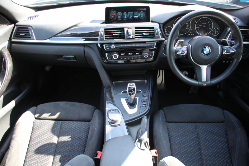 BMW 3シリーズ 320i ｸﾞﾗﾝﾂｰﾘｽﾓ Mｽﾎﾟｰﾂ 後期LCI 新ｴﾝｼﾞﾝ LEDﾍｯﾄﾞﾗｲﾄ&ﾃｰﾙ 追従ACC ﾚｰﾝﾁｪﾝｼﾞ警告 衝突軽減ﾌﾞﾚｰｷ 車線逸脱警告 歩行者警告 HDDﾅﾋﾞTOPﾋﾞｭｰｶﾒﾗ ｻｲﾄﾞﾋﾞｭｰｶﾒﾗ 電動ﾄﾗﾝｸ ｽﾏｰﾄｷｰ 2年保証