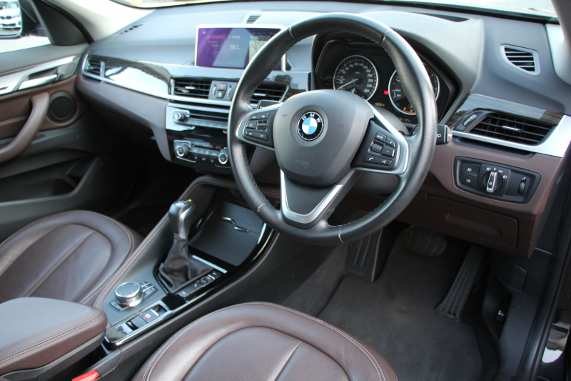 BMW X1 Xdrive18d Xﾗｲﾝ ﾊｲﾗｲﾝ 変更後ﾀｯﾁ画面ﾅﾋﾞﾋｰﾀｰ茶革 電動ｼｰﾄ&ﾒﾓﾘｰ 追従ACC HUD LEDﾍｯﾄﾞﾗｲﾄ ｺﾝﾌｫｰﾄP 電動ﾘｱｹﾞｰﾄ ｽﾏｰﾄｷｰ 衝突軽減ﾌﾞﾚｰｷ 車線逸脱警告 歩行者警告 Pｱｼｽﾄ 2年保証