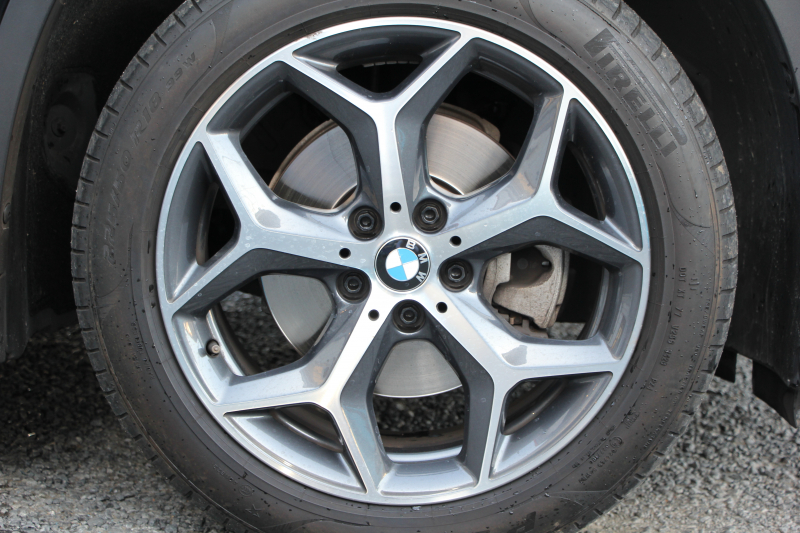 BMW X1 Xdrive18d Xﾗｲﾝ ﾊｲﾗｲﾝ 変更後ﾀｯﾁ画面ﾅﾋﾞﾋｰﾀｰ茶革 電動ｼｰﾄ&ﾒﾓﾘｰ 追従ACC HUD LEDﾍｯﾄﾞﾗｲﾄ ｺﾝﾌｫｰﾄP 電動ﾘｱｹﾞｰﾄ ｽﾏｰﾄｷｰ 衝突軽減ﾌﾞﾚｰｷ 車線逸脱警告 歩行者警告 Pｱｼｽﾄ 2年保証