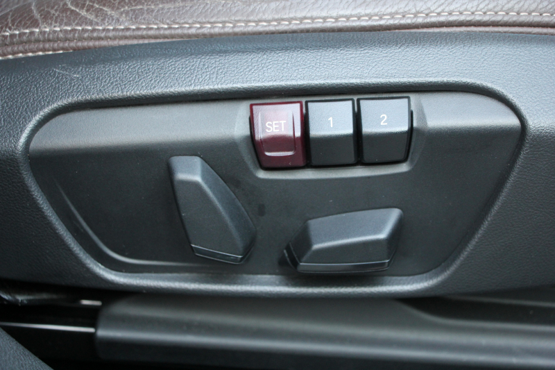 BMW X1 Xdrive18d Xﾗｲﾝ ﾊｲﾗｲﾝ 変更後ﾀｯﾁ画面ﾅﾋﾞﾋｰﾀｰ茶革 電動ｼｰﾄ&ﾒﾓﾘｰ 追従ACC HUD LEDﾍｯﾄﾞﾗｲﾄ ｺﾝﾌｫｰﾄP 電動ﾘｱｹﾞｰﾄ ｽﾏｰﾄｷｰ 衝突軽減ﾌﾞﾚｰｷ 車線逸脱警告 歩行者警告 Pｱｼｽﾄ 2年保証