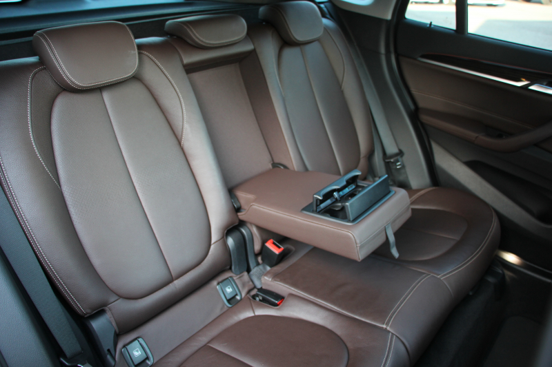 BMW X1 Xdrive18d Xﾗｲﾝ ﾊｲﾗｲﾝ 変更後ﾀｯﾁ画面ﾅﾋﾞﾋｰﾀｰ茶革 電動ｼｰﾄ&ﾒﾓﾘｰ 追従ACC HUD LEDﾍｯﾄﾞﾗｲﾄ ｺﾝﾌｫｰﾄP 電動ﾘｱｹﾞｰﾄ ｽﾏｰﾄｷｰ 衝突軽減ﾌﾞﾚｰｷ 車線逸脱警告 歩行者警告 Pｱｼｽﾄ 2年保証