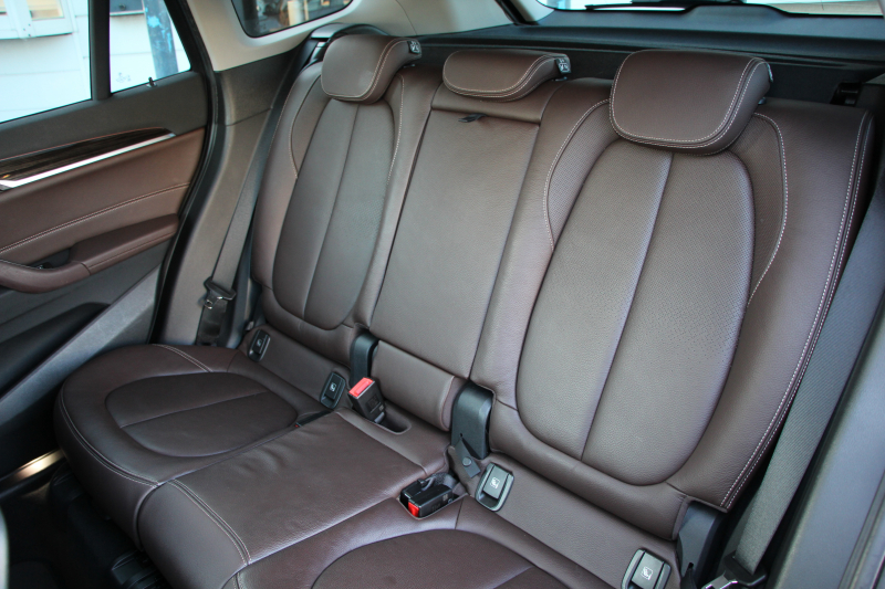 BMW X1 Xdrive18d Xﾗｲﾝ ﾊｲﾗｲﾝ 変更後ﾀｯﾁ画面ﾅﾋﾞﾋｰﾀｰ茶革 電動ｼｰﾄ&ﾒﾓﾘｰ 追従ACC HUD LEDﾍｯﾄﾞﾗｲﾄ ｺﾝﾌｫｰﾄP 電動ﾘｱｹﾞｰﾄ ｽﾏｰﾄｷｰ 衝突軽減ﾌﾞﾚｰｷ 車線逸脱警告 歩行者警告 Pｱｼｽﾄ 2年保証