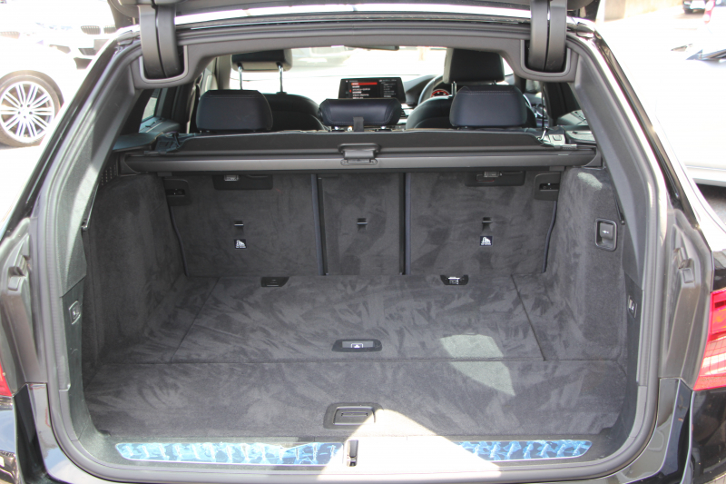 BMW 5シリーズ 530i ﾂｰﾘﾝｸﾞﾌﾞﾗｯｸｱｳﾄ 特別仕様車 1ｵｰﾅ 高出力 ﾅｲﾄﾌﾞﾙｰﾚｻﾞｰ 可変ｻｽ HUD ﾊｰﾏﾝｶｰﾄﾞﾝ 追従ACC ｽﾃｱﾘﾝｸﾞｻﾎﾟｰﾄ ﾀｯﾁ画面HDDﾅﾋﾞTV LEDﾍｯﾄﾞﾗｲﾄ ｵｰﾄﾊｲﾋﾞｰﾑ 電動ﾘｱｹﾞｰﾄ 360度ｶﾒﾗ 全席ﾋｰﾀｰ ﾌﾞﾗｯｸ19AW 2年保証