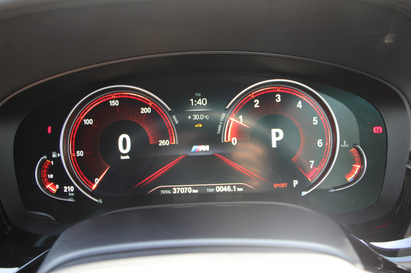 BMW 5シリーズ 530i ﾂｰﾘﾝｸﾞﾌﾞﾗｯｸｱｳﾄ 特別仕様車 1ｵｰﾅ 高出力 ﾅｲﾄﾌﾞﾙｰﾚｻﾞｰ 可変ｻｽ HUD ﾊｰﾏﾝｶｰﾄﾞﾝ 追従ACC ｽﾃｱﾘﾝｸﾞｻﾎﾟｰﾄ ﾀｯﾁ画面HDDﾅﾋﾞTV LEDﾍｯﾄﾞﾗｲﾄ ｵｰﾄﾊｲﾋﾞｰﾑ 電動ﾘｱｹﾞｰﾄ 360度ｶﾒﾗ 全席ﾋｰﾀｰ ﾌﾞﾗｯｸ19AW 2年保証